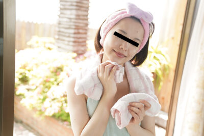 10-042823-01 มือใหม่หน้าจริง: เล่นตลกเซ็กส์กับสาวน่ารักคนนี้เมื่อเธอตื่นนอน