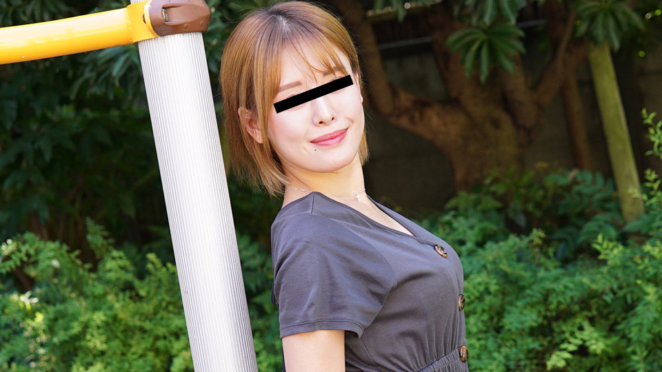 PA-042724-100 หญิงสาวน่ารักที่แต่งงานแล้วและกำลังอยู่ในช่วงนอกใจ
